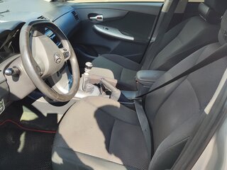 2012 Toyota Corolla X (E140, E150) Рестайлинг, серебристый, 950000 рублей, вид 5