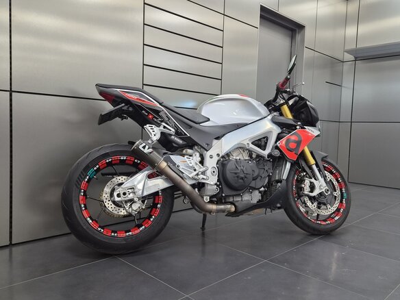 2018 Aprilia Tuono V4, серый, 950000 рублей - вид 2