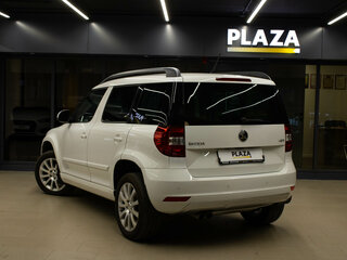 2015 Skoda Yeti I Рестайлинг, белый, 999000 рублей, вид 3