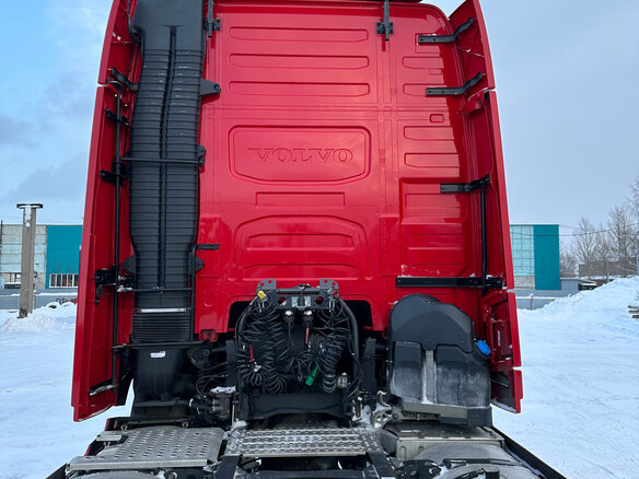 2017 Volvo FH, красный, 8800000 рублей - вид 7