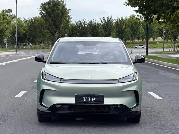 2026 Arcfox Beta T1 36.4 kWh, серый - вид 1