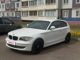 2011 BMW 1 серии 118i I (E81/E82/E87/E88) Рестайлинг, белый, 780000 рублей, вид 1