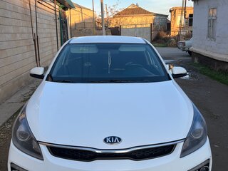2017 Kia Rio IV, белый, 1250000 рублей, вид 1