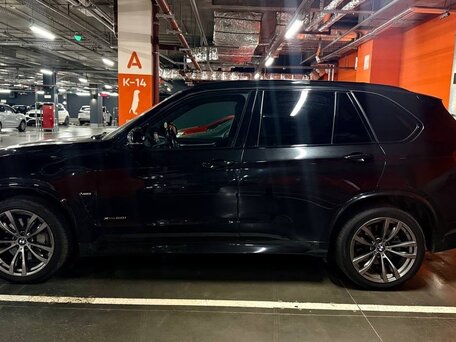 2016 BMW X5 50i III (F15), чёрный, 3300000 рублей, вид 4