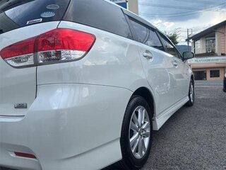 2017 Toyota Wish II Рестайлинг, белый, 1140000 рублей, вид 4