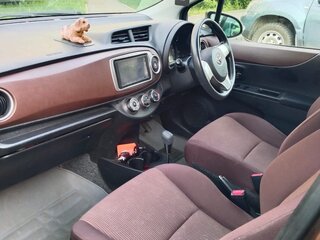 2011 Toyota Vitz III (XP130), коричневый, 600000 рублей, вид 5