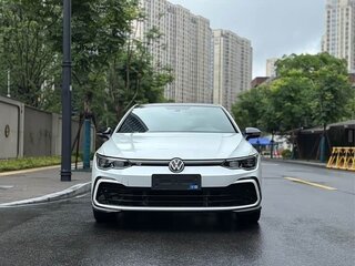 2023 Volkswagen Golf VIII, белый, 1970001 рублей, вид 2