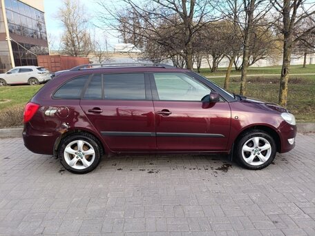 2012 Skoda Fabia II Рестайлинг, пурпурный, 500000 рублей, вид 2