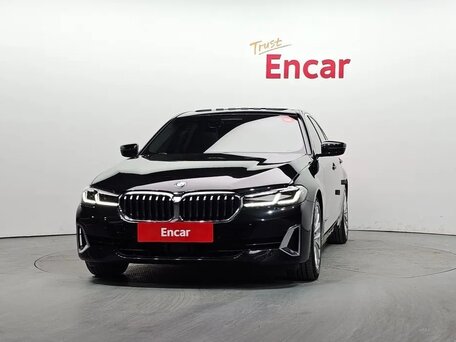 2022 BMW 5 серии 520i VII (G30/G31/G38) Рестайлинг, чёрный, 4370000 рублей, вид 2