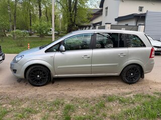 2011 Opel Zafira B Рестайлинг, серебристый, 650000 рублей, вид 5
