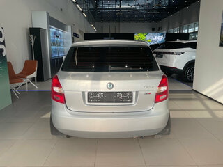 2012 Skoda Fabia II Рестайлинг, серебристый, 530000 рублей, вид 5