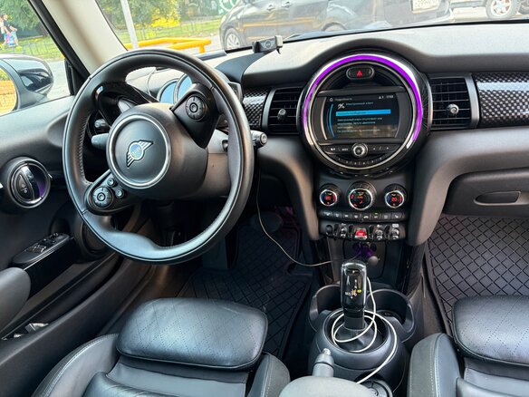 2019 Mini Hatch Cooper S III (F55/F56) Рестайлинг, серебристый, 2299000 рублей - вид 13