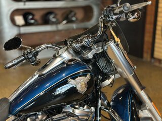 2018 Harley-Davidson Fat Boy, синий, 2400000 рублей, вид 5