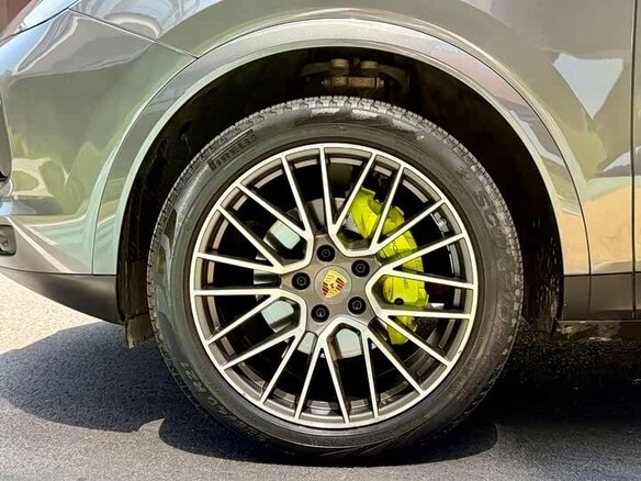 2022 Porsche Cayenne E-Hybrid III, серый, 5860633 рублей - вид 7