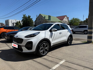 2021 Kia Sportage IV Рестайлинг, белый, 2600000 рублей, вид 3