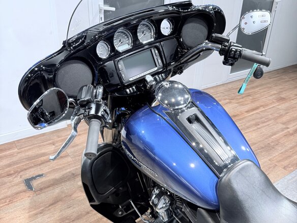 2017 Harley-Davidson Electra Glide, серебристый, 1799000 рублей - вид 22