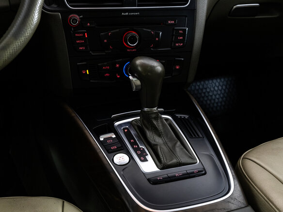2010 Audi Q5 I (8R), фиолетовый, 1099000 рублей - вид 12