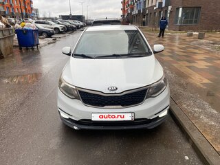 2017 Kia Rio III Рестайлинг, белый, 850000 рублей, вид 1
