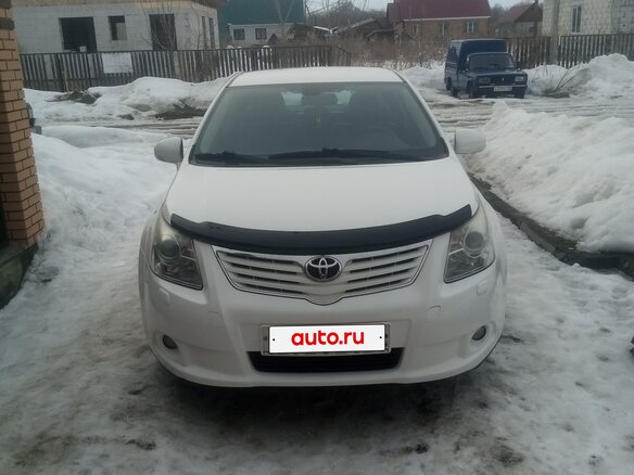 2011 Toyota Avensis III, белый, 1520000 рублей
