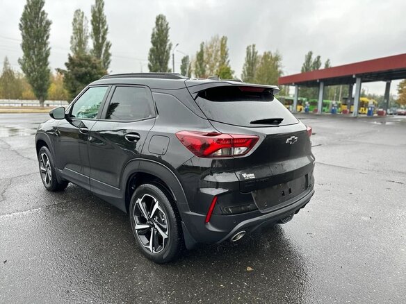 2023 Chevrolet TrailBlazer III, чёрный, 1990000 рублей - вид 7