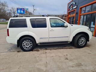 2010 Nissan Pathfinder III Рестайлинг, белый, 1700000 рублей, вид 4