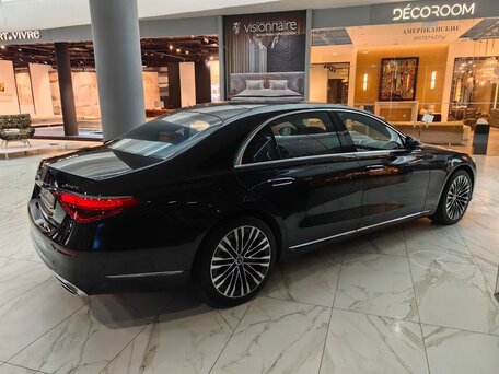2022 Mercedes-Benz S-Класс 580 Long 4MATIC VII (W223), чёрный, 17950000 рублей, вид 3