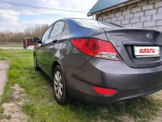 2013 Hyundai Solaris I, серый, 850000 рублей, вид 5