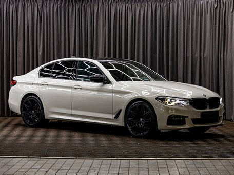 2019 BMW 5 серии 520i VII (G30/G31/G38), белый, 2995000 рублей, вид 3