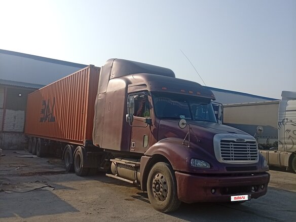 2003 Freightliner Columbia, фиолетовый, 2450000 рублей - вид 8
