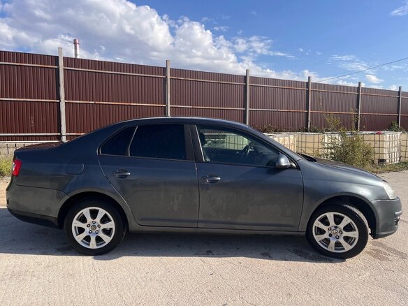 2008 Volkswagen Jetta V, серый, 500000 рублей - вид 6