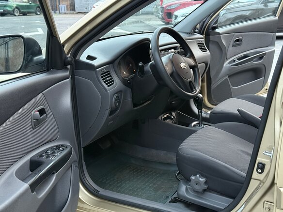 2011 Kia Rio II Рестайлинг, бежевый - вид 19