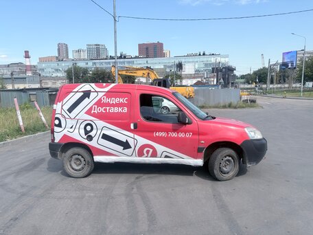 2008 Peugeot Partner II, белый, 239000 рублей, вид 3