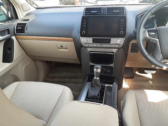 2022 Toyota Land Cruiser Prado 150 Series Рестайлинг 3, белый, 6990000 рублей - вид 7