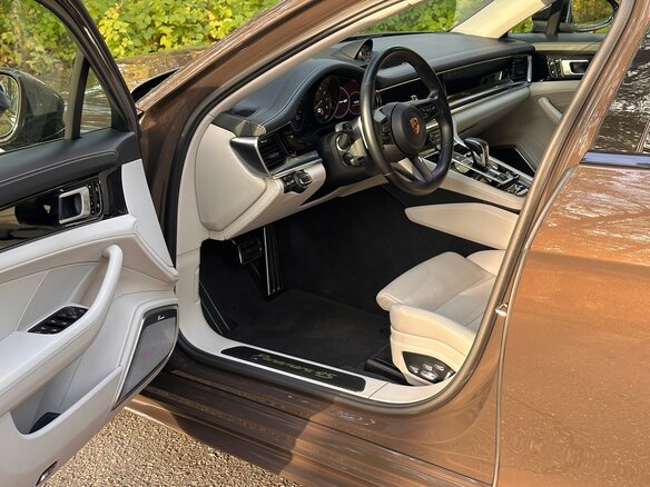 2021 Porsche Panamera 4S E-Hybrid Sport Turismo II Рестайлинг, коричневый, 11200000 рублей - вид 20