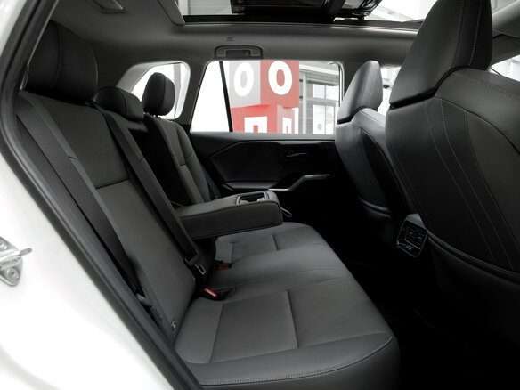 2026 Toyota RAV4 VI (XA60), белый, 4490000 рублей - вид 17