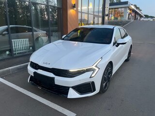 2024 Kia K5 III Рестайлинг, белый, 3599999 рублей, вид 1