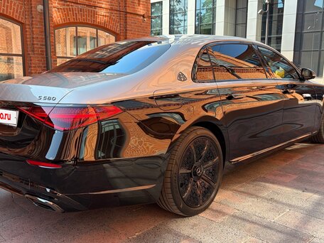2024 Mercedes-Benz Maybach S-Класс 580 II (Z223), чёрный, 22500000 рублей, вид 3