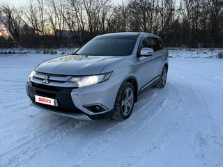 2018 Mitsubishi Outlander III Рестайлинг 2, серебристый, 2000000 рублей, вид 1