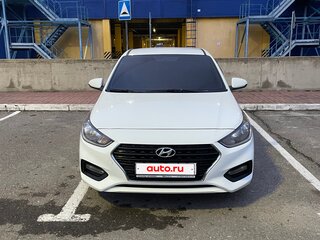2017 Hyundai Solaris II, белый, 910000 рублей, вид 2