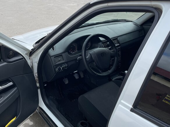 2013 Lada (ВАЗ) Priora I Рестайлинг, белый, 380000 рублей - вид 6
