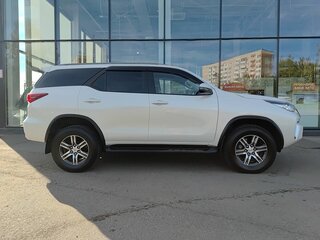 2019 Toyota Fortuner II, белый, 3399000 рублей, вид 4
