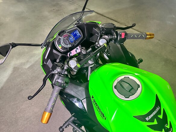 2021 Kawasaki Ninja 400, зелёный - вид 21