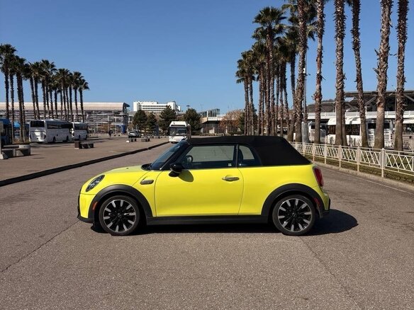 2023 Mini Cabrio Cooper S III Рестайлинг 2, жёлтый, 3750000 рублей - вид 4