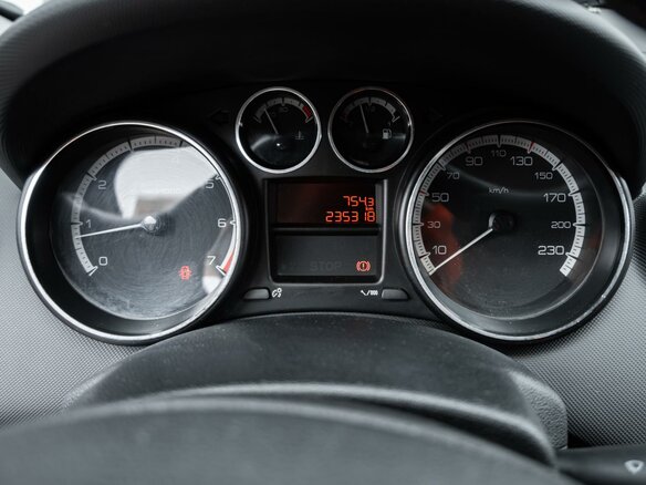 2011 Peugeot 308 I, белый, 419000 рублей - вид 16