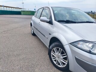 2006 Renault Megane II Рестайлинг, серый, 410000 рублей, вид 1