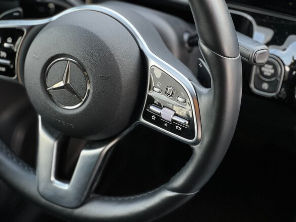 2021 Mercedes-Benz GLA 250 II (H247), синий, 4980000 рублей - вид 11