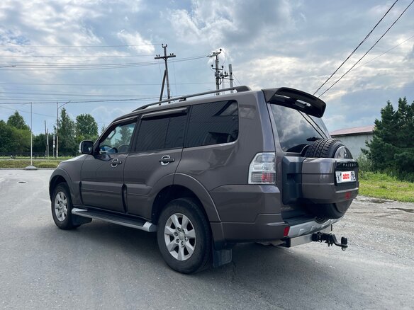 2011 Mitsubishi Pajero IV Рестайлинг 1, коричневый, 2000000 рублей - вид 9