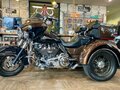 2013 Harley-Davidson Tri Glide, коричневый, 2500000 рублей - вид 2