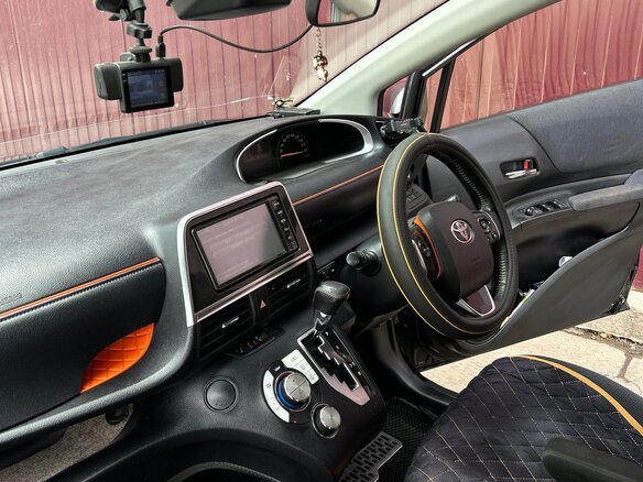 2017 Toyota Sienta II, чёрный, 1300000 рублей - вид 8