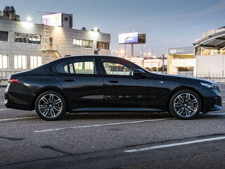 2023 BMW 5 серии 523d xDrive VIII (G60/G61/G68), чёрный, 7990000 рублей, вид 4